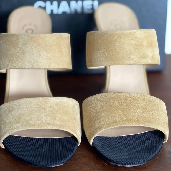 Chanel authentic heels. In suede and leather. - Picture 2 of 16